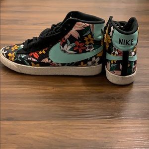 Nike Mid Blazers Floral